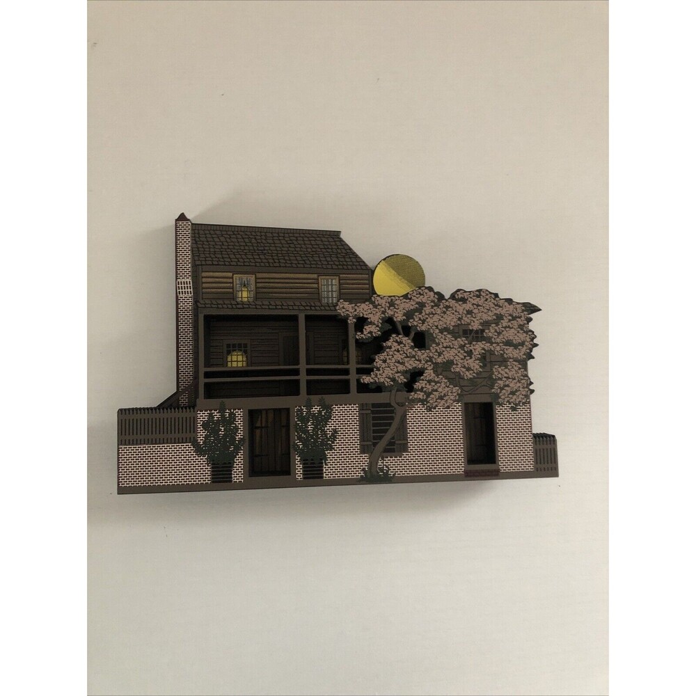 Sheila's Collectible King's Tavern Natchez,‎ Mississippi Shelf Piece Vintage